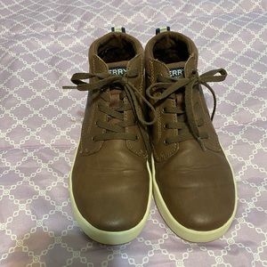 Boys Sperry shoes size 2